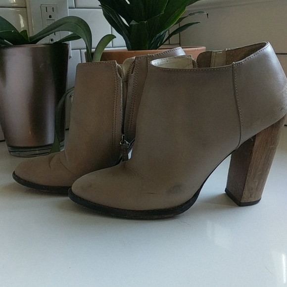 FINAL $ Elizabeth & James 'Shane' Booties - Picture 2 of 8