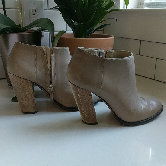 FINAL $ Elizabeth & James 'Shane' Booties - Picture 5 of 8