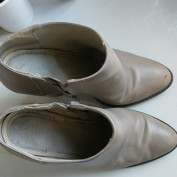 FINAL $ Elizabeth & James 'Shane' Booties - Picture 6 of 8