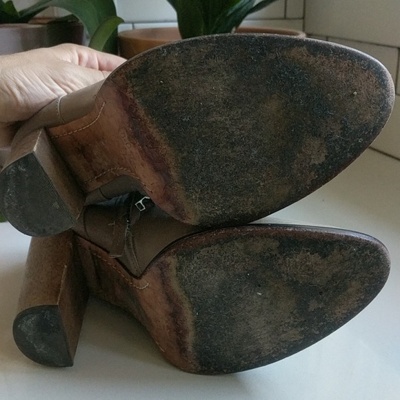 FINAL $ Elizabeth & James 'Shane' Booties - Picture 7 of 8