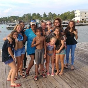 Meet your Posher, Julia