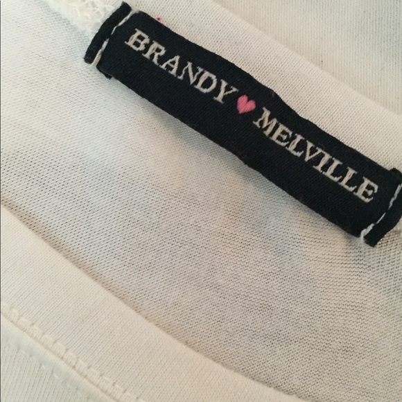 Brandy Melville Crop top - Picture 3 of 3