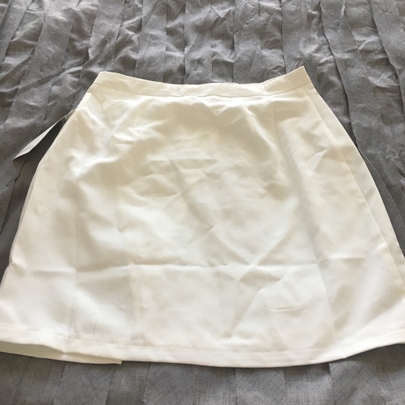 White TOBI skirt - Picture 2 of 7
