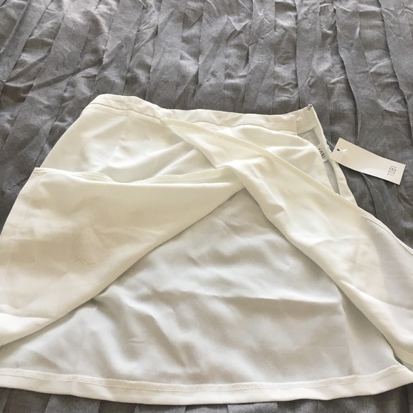 White TOBI skirt - Picture 7 of 7