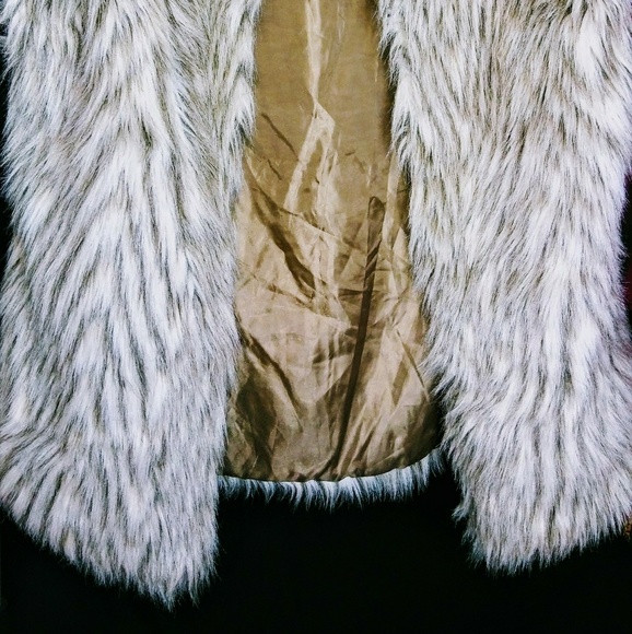 Faux fur brown and white vest - Picture 2 of 2