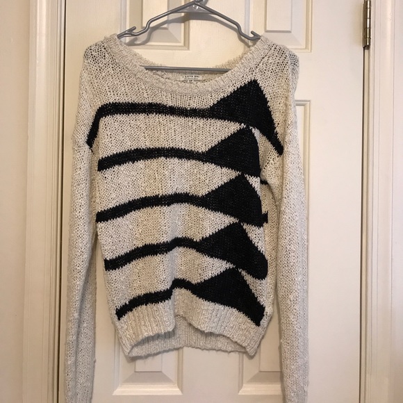 Knit sweater - Picture 1 of 3