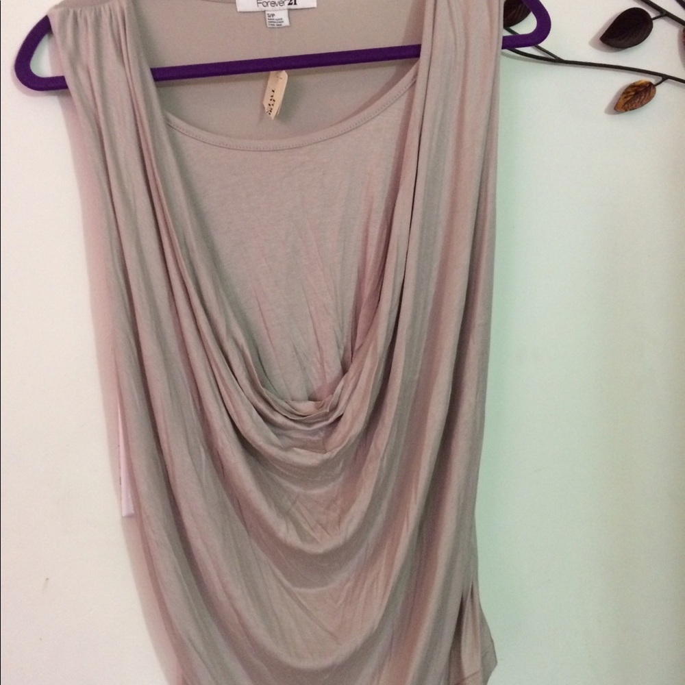 Sleeveless shirt