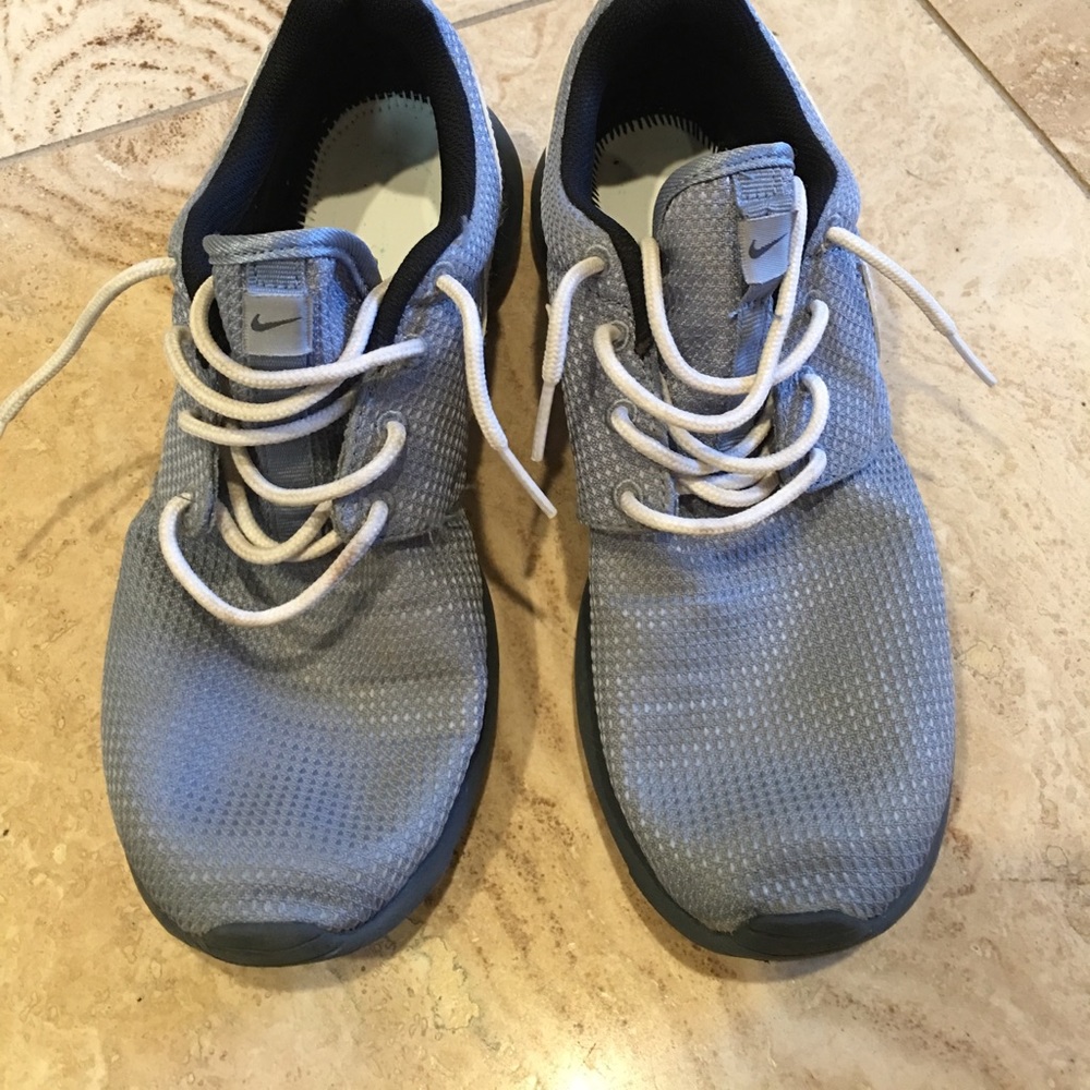 Nike roshe one grey
