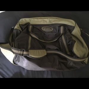 GREEN TRAVEL DUFFLE BAG