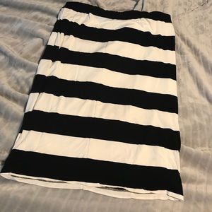 Black and white striped pencil skirt