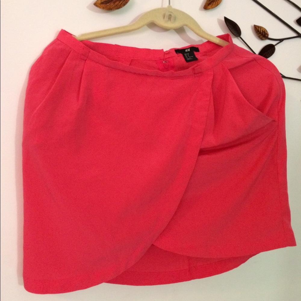 Asymmetrical skirt