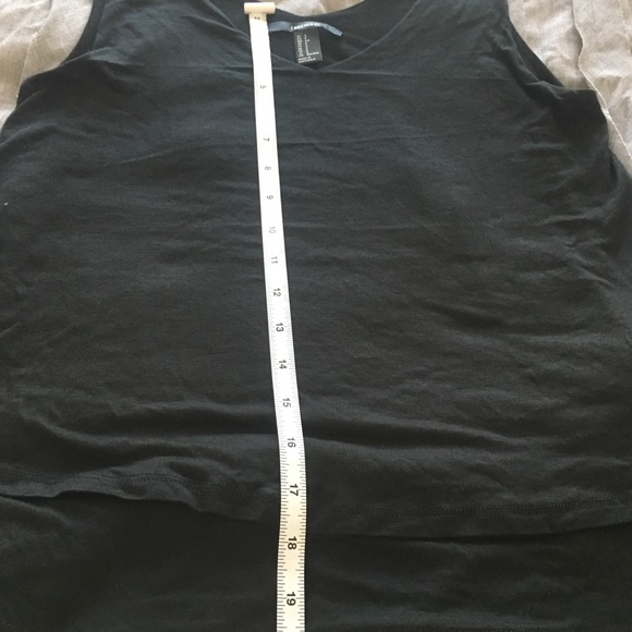 Black ruffle tank top - Picture 7 of 7