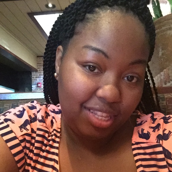 Meet your Posher, Lacretia - Picture 1 of 1