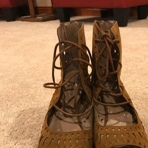 Wedged heel peep toe sandal