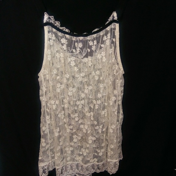 Black and cream embroidered floral, lace top - Picture 2 of 2