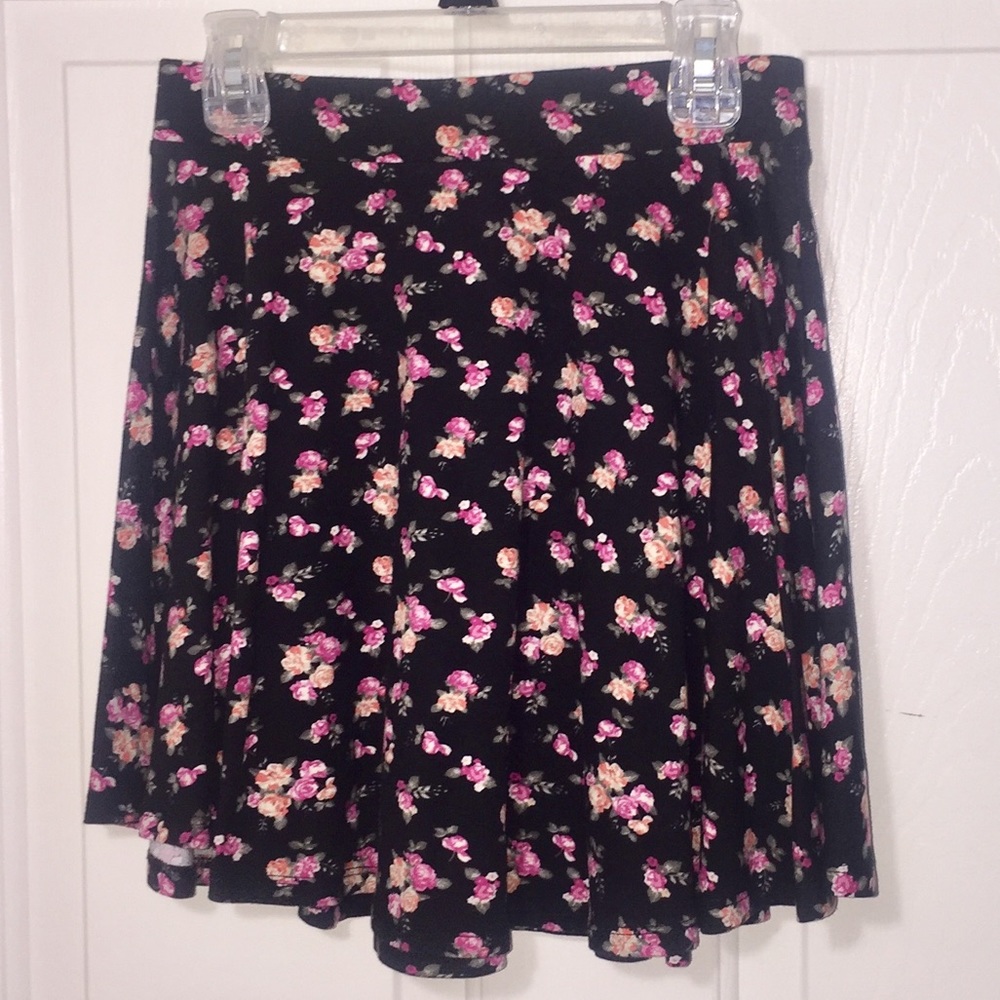 NWOT Forever 21 Skater Skirt