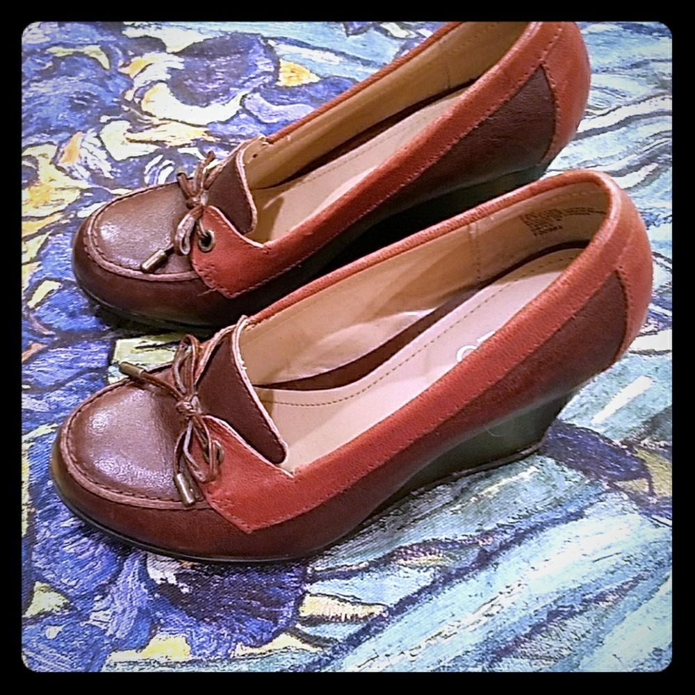 Liz & Co leather wedge