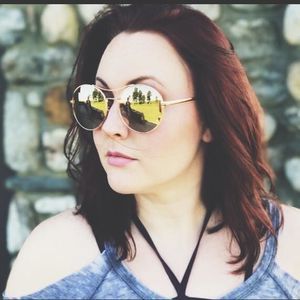 Meet your Posher, Dana