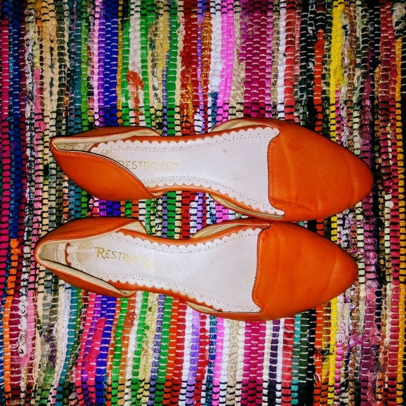 Burnt orange flats - Picture 2 of 2