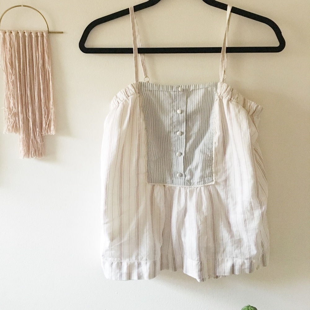 🎉🎉🎉Gap striped button top