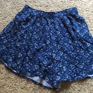 Hollister flowy shorts