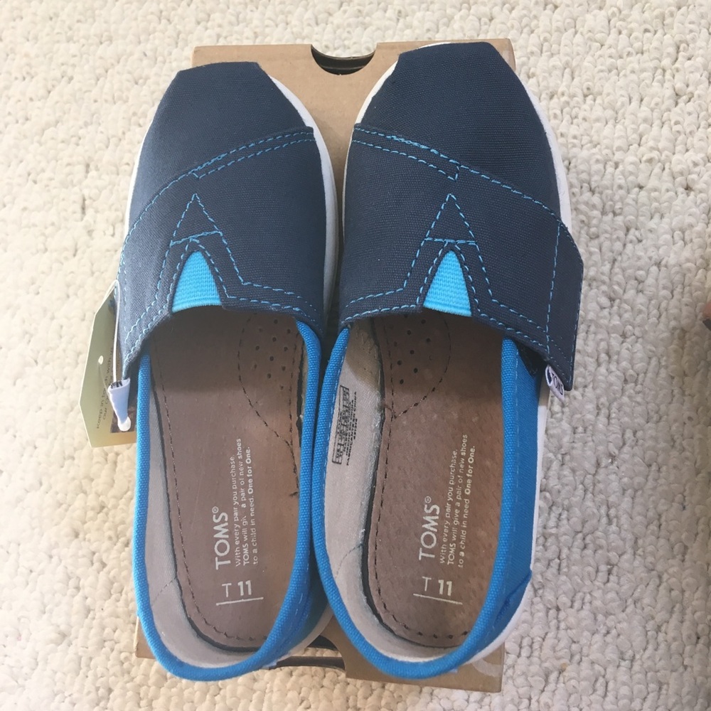 Toms toddler size 11