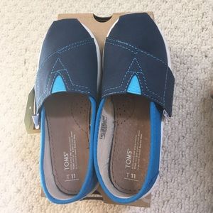 Toms toddler size 11