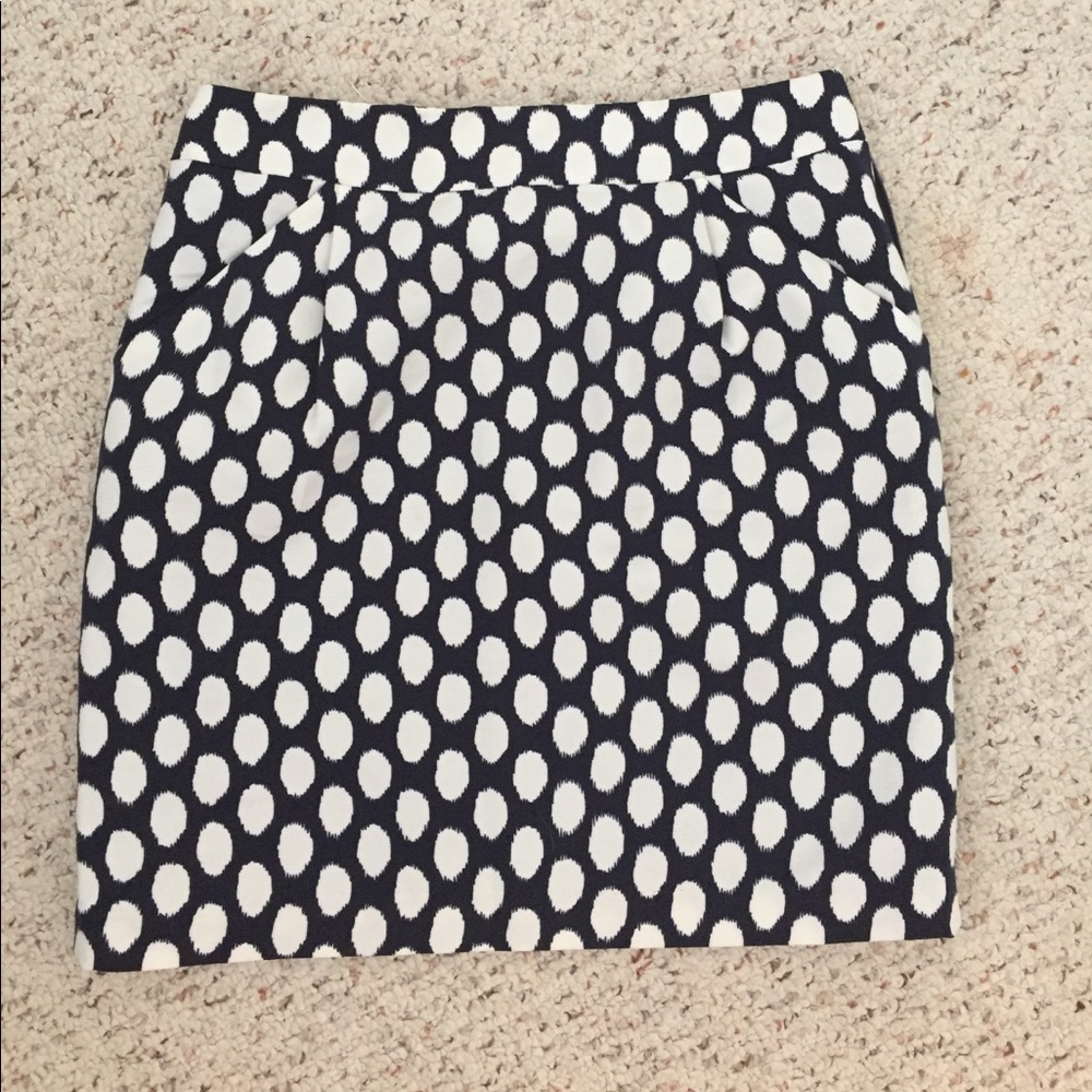 Adorable LOFT skirt with pockets!