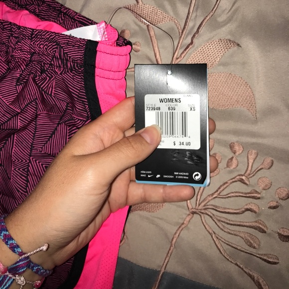 XS Pink Nike running shorts NWT - Picture 3 of 4