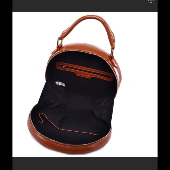 Black Hat Box Handbag - IN STOCK - Picture 4 of 4