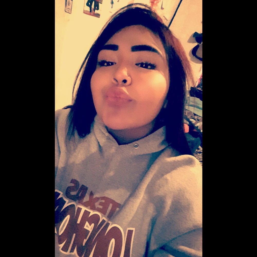 Meet your Posher, Alexus