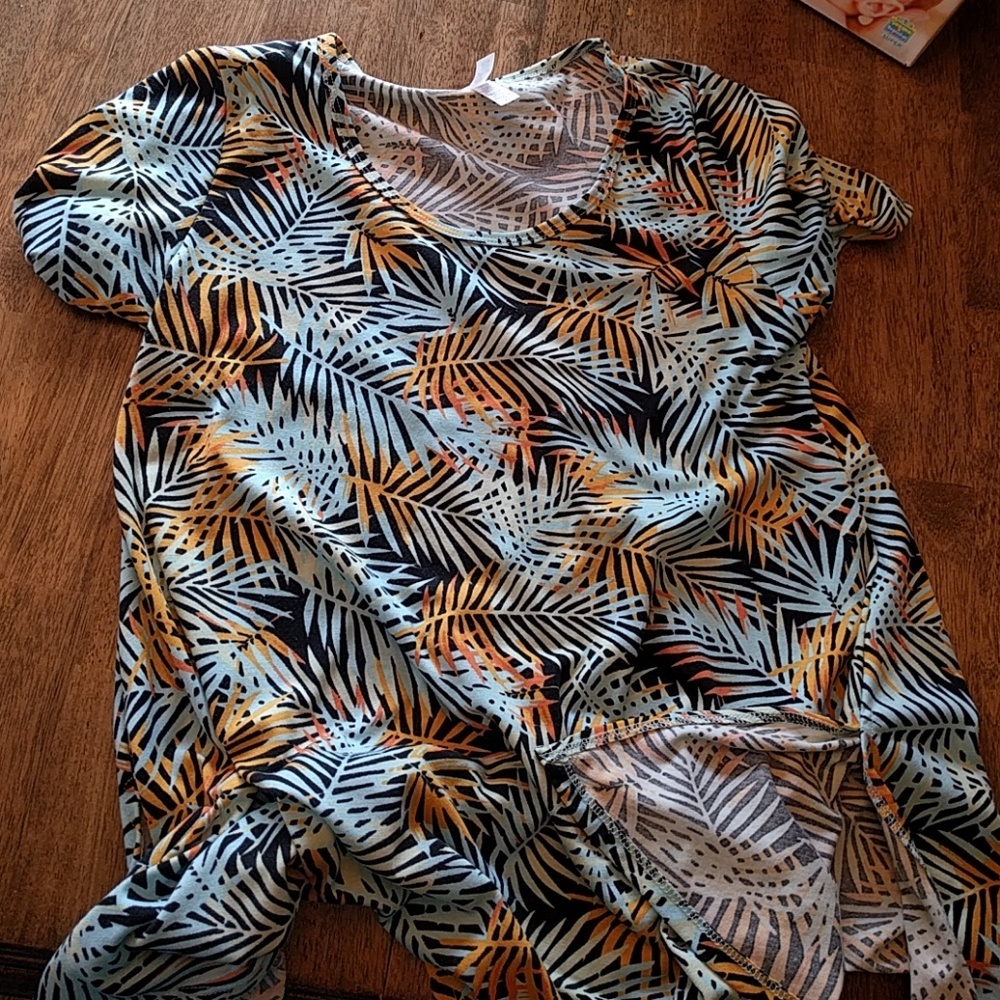 LuLaRoe perfect tee, size XS
