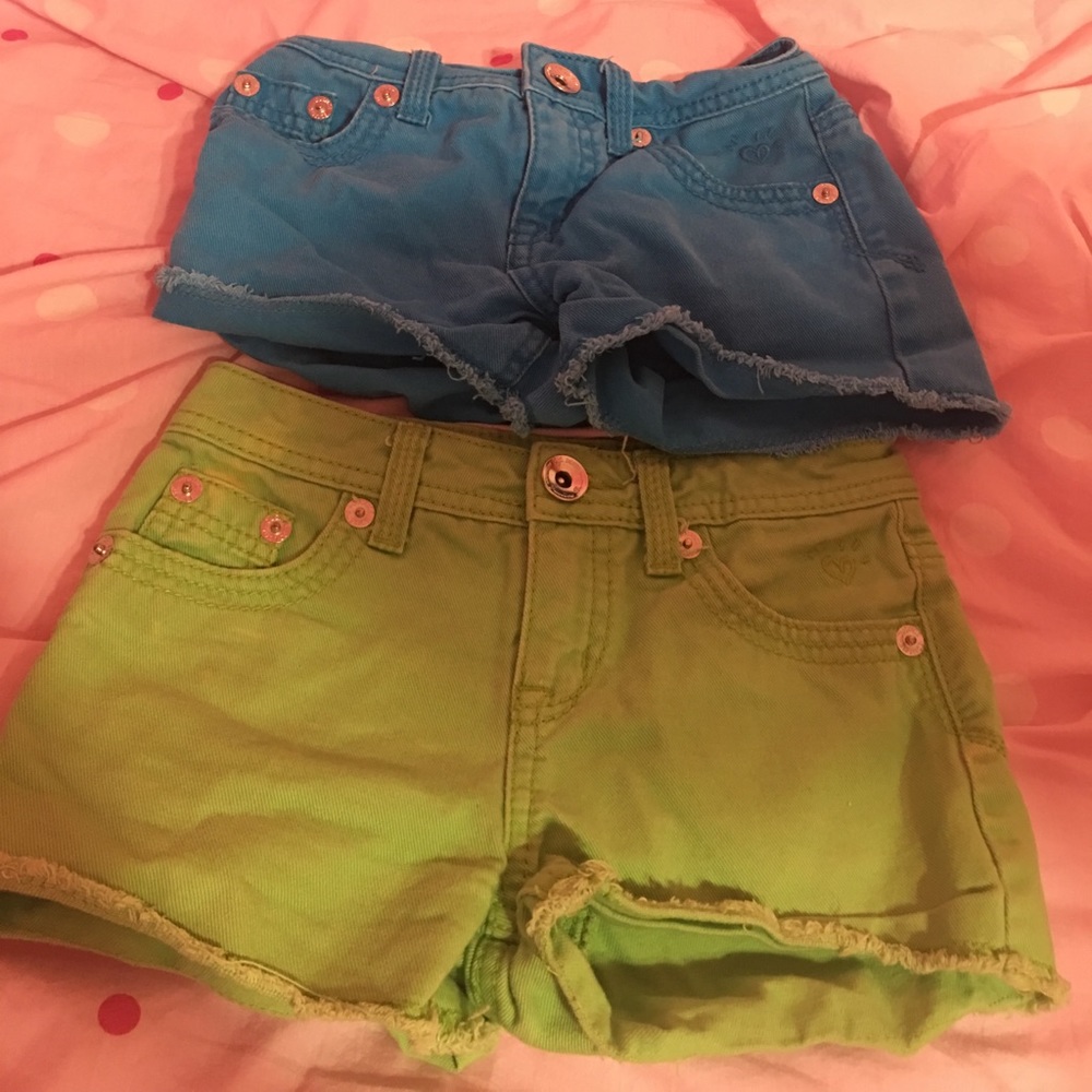2 pairs of shorts