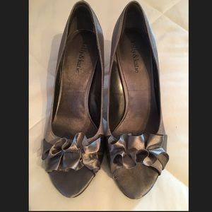 New York Transit peep-toe shoes