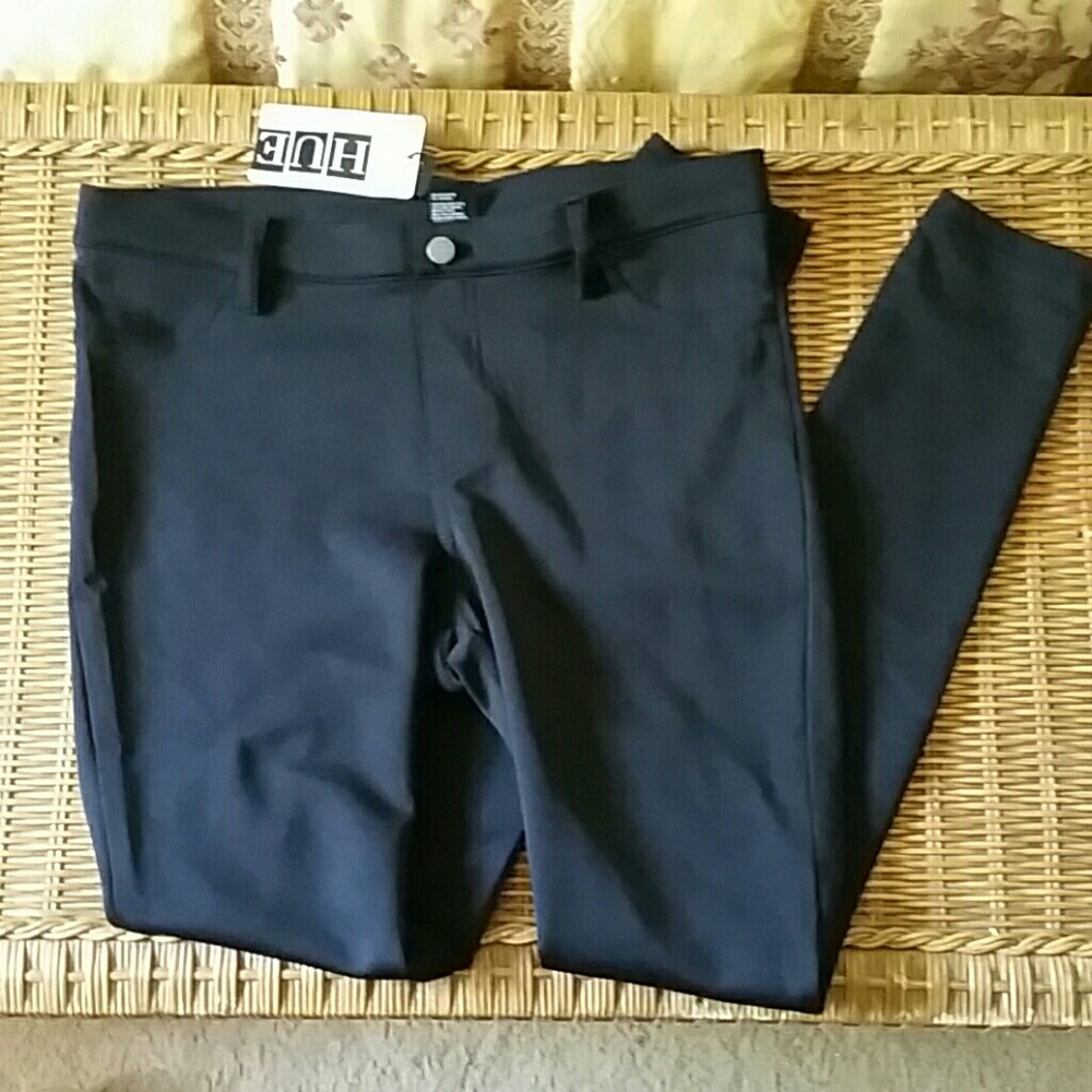 *SOLD* RE-POSH Hue Leggings