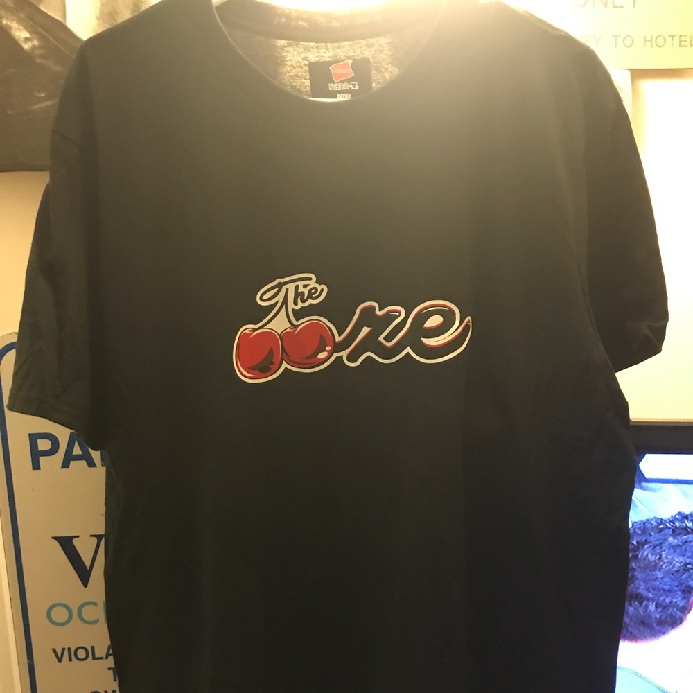 🍒The OOZE cherry stem tee 🍒