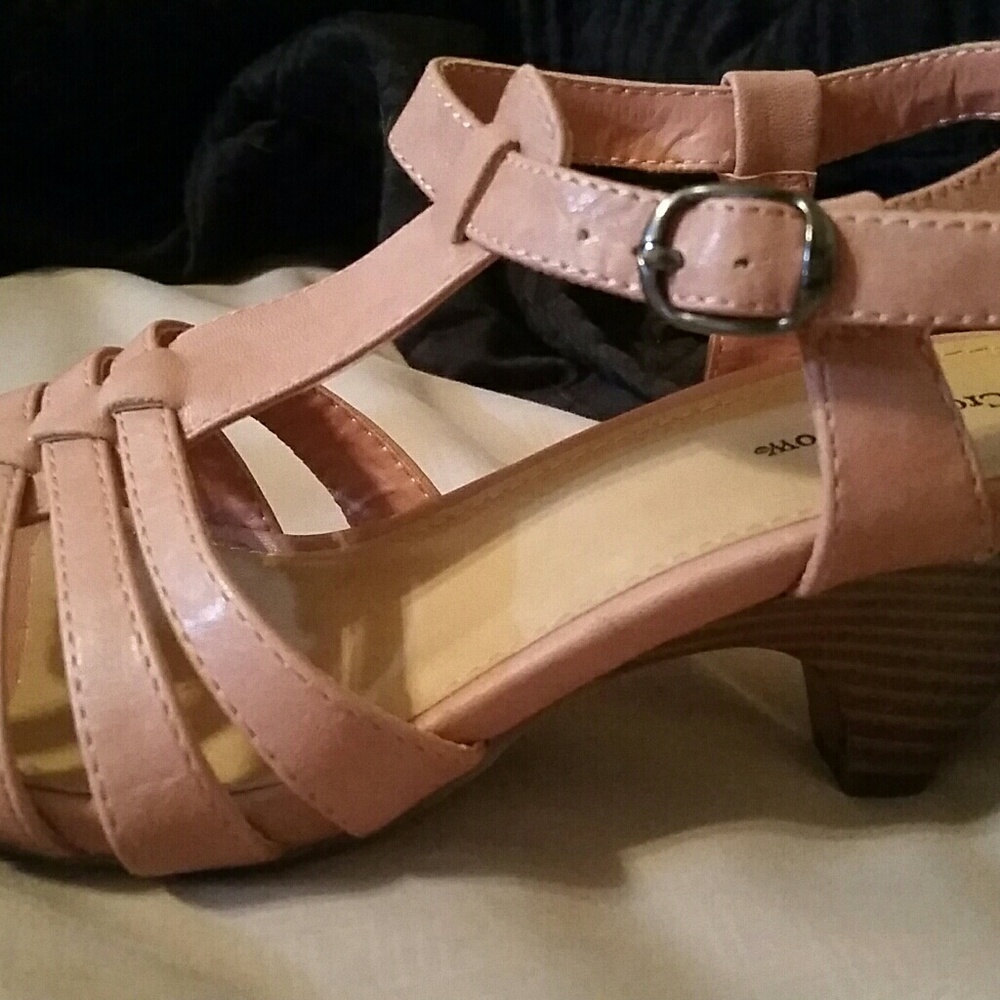 Nwot 1 1/2 heel