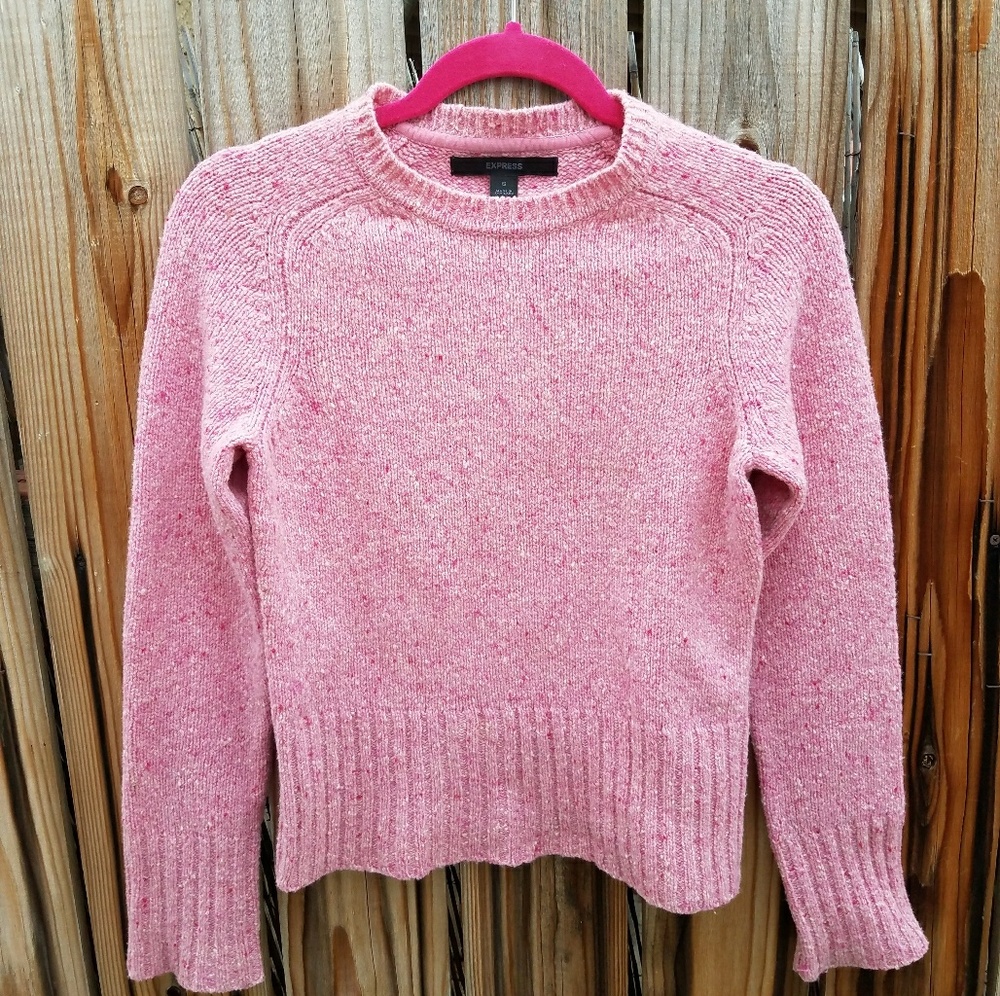 100% lambs wool pink Express crew neck sweater