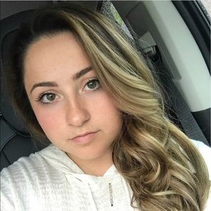 Meet your Posher, Brielle