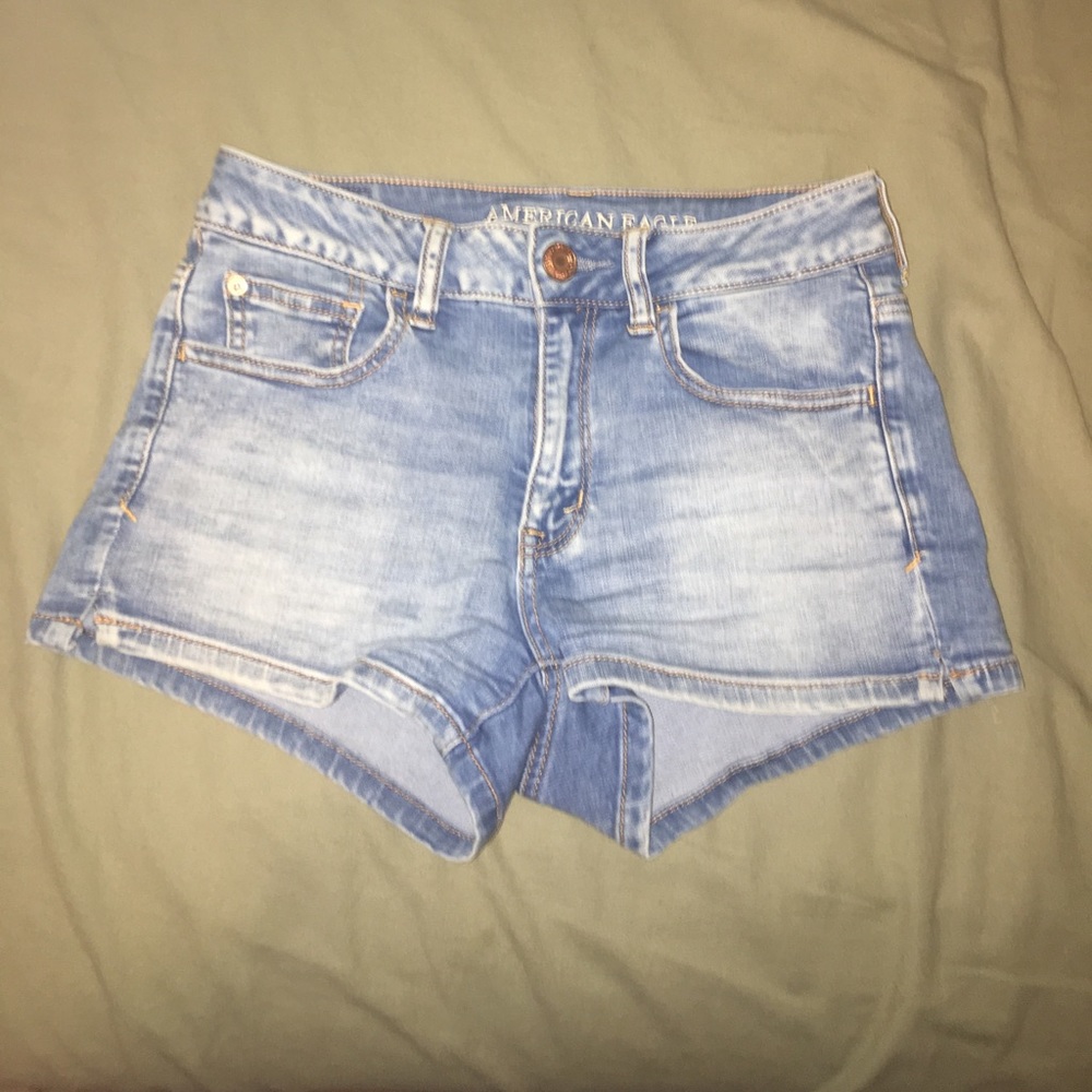 Super cute high rise blueish white AE shorts