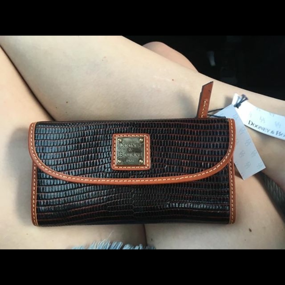 🆕Brand New Dooney & Bourke wallet