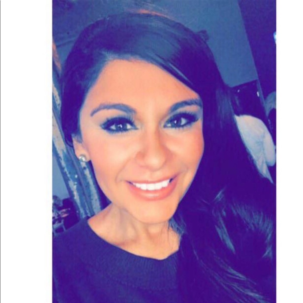 Meet your Posher, Monique