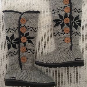 Mukluks Size 7