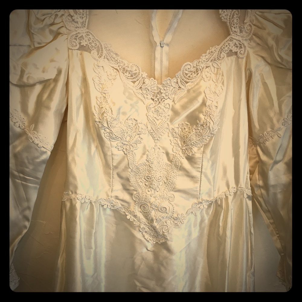 Allure Bridal wedding Dress and petticoat.