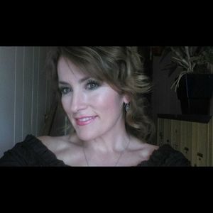 Meet your Posher, Laurie