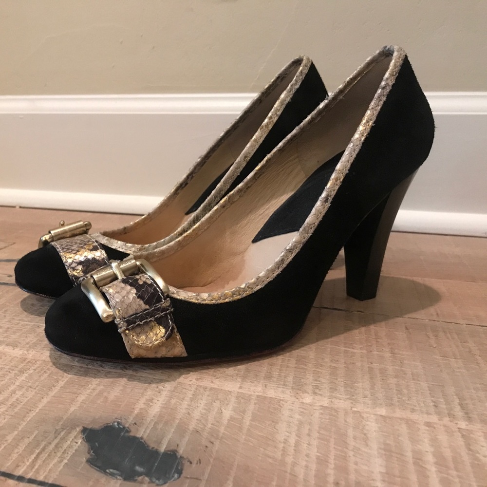 Michael Kors black pump