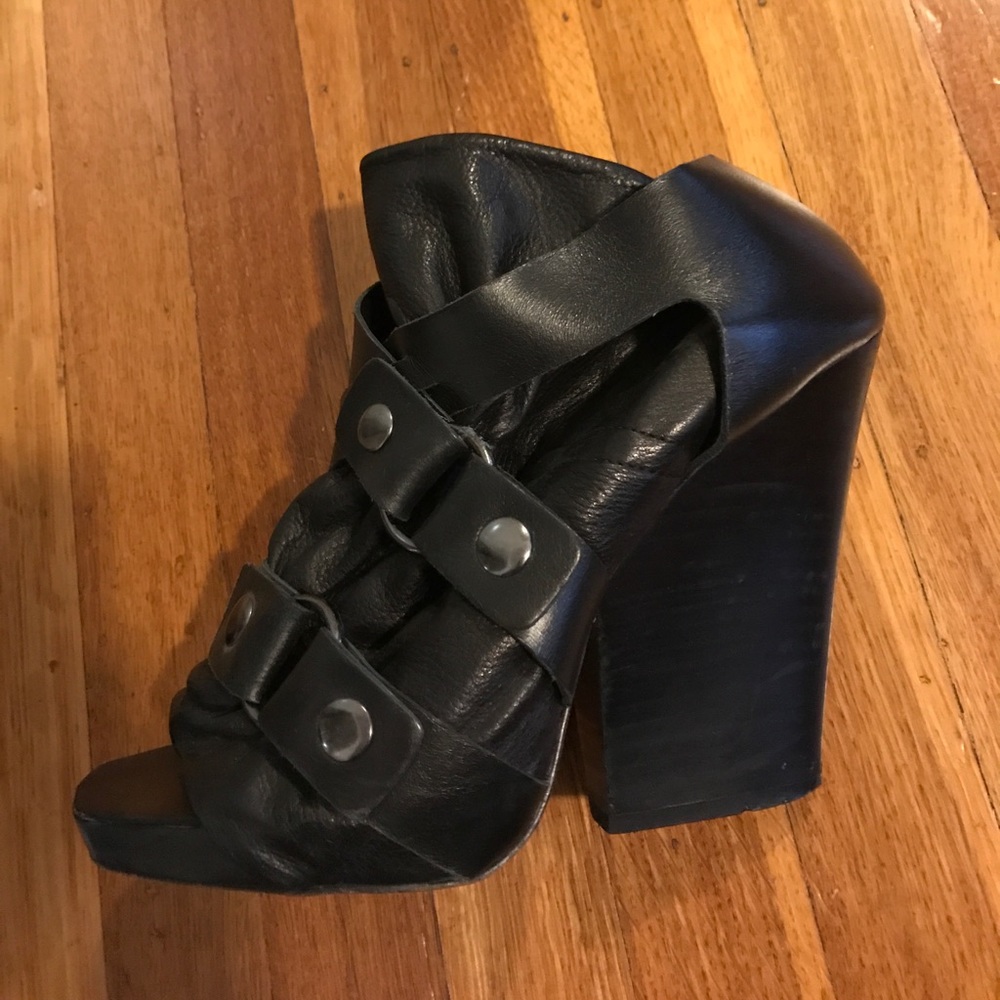 Dolce Vita- Leather Bootie