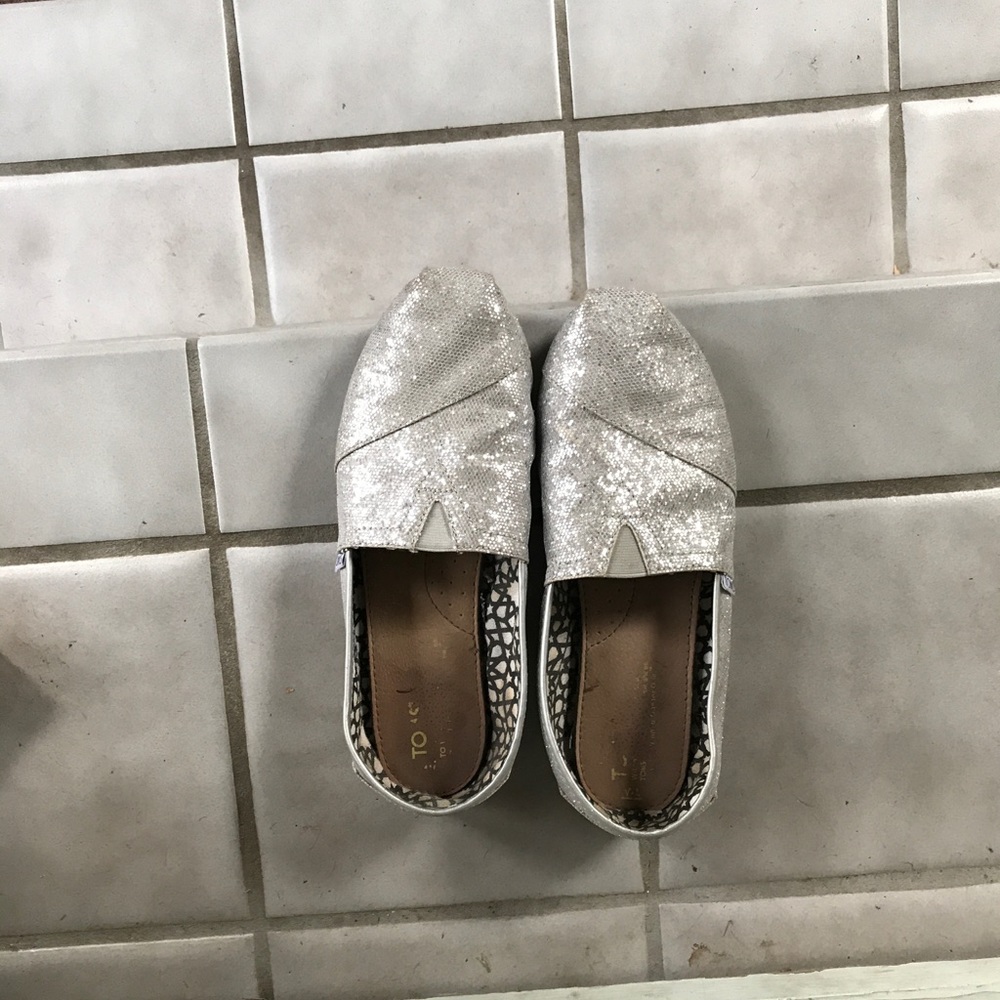 Toms