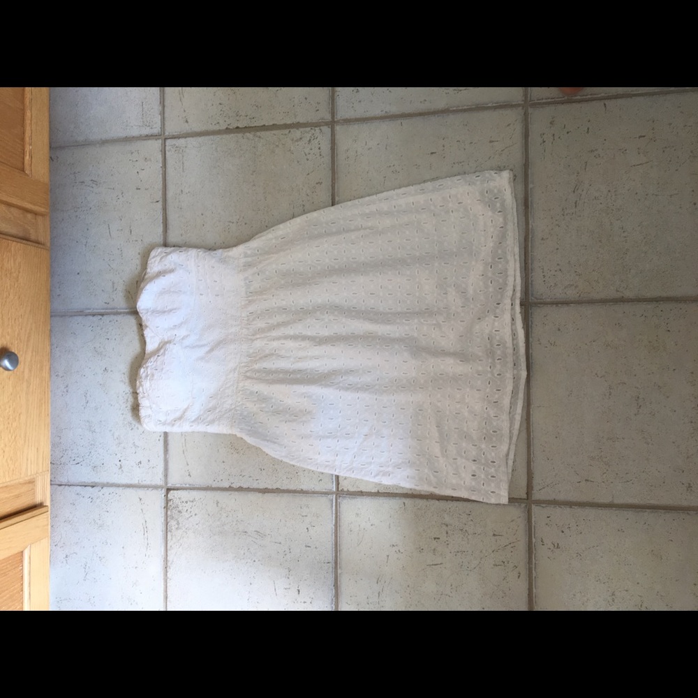 White strapless dress