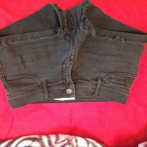 Black Abercrombie & Fitch short shorts